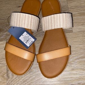 Universal thread sandals